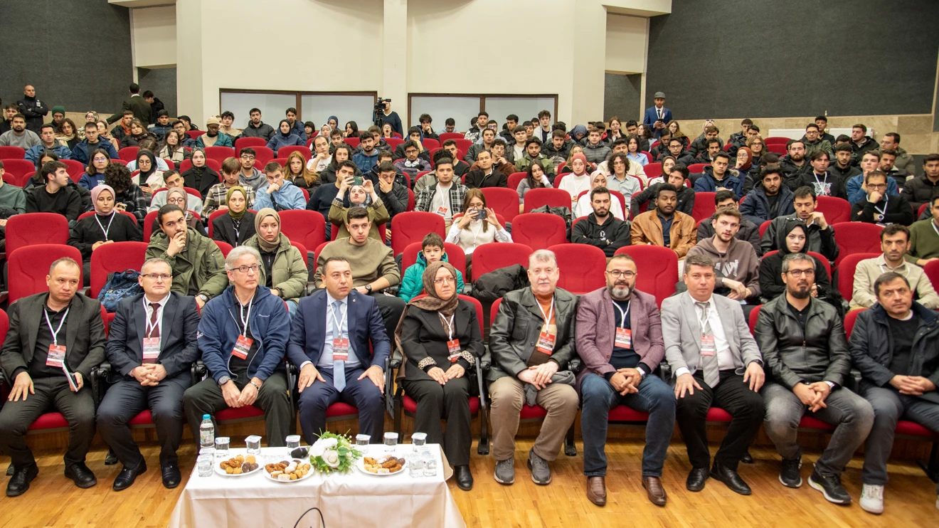 Selçuk Üniversitesinde yazılım ve siber güvenlik anlatıldı